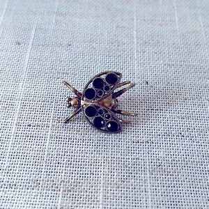 VTG J Crew Gold Tone Fly or Flying Beetle ,ladybug With Black Stones Brooch, Pin